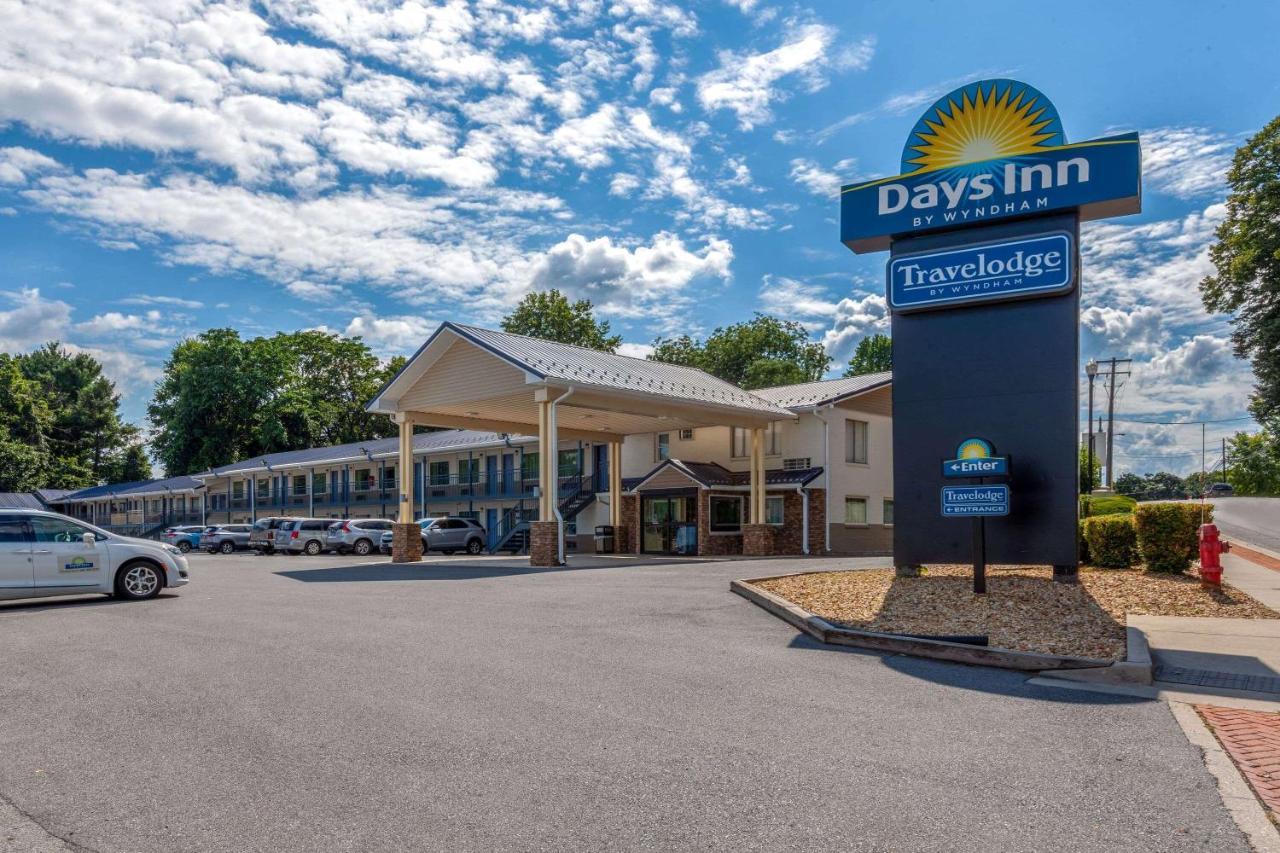 Travelodge By Wyndham Charles Town - Harpers Ferry Exterior photo